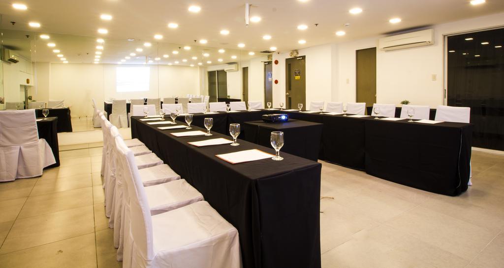 Jade Hotel&Suites Makati City Exteriér fotografie